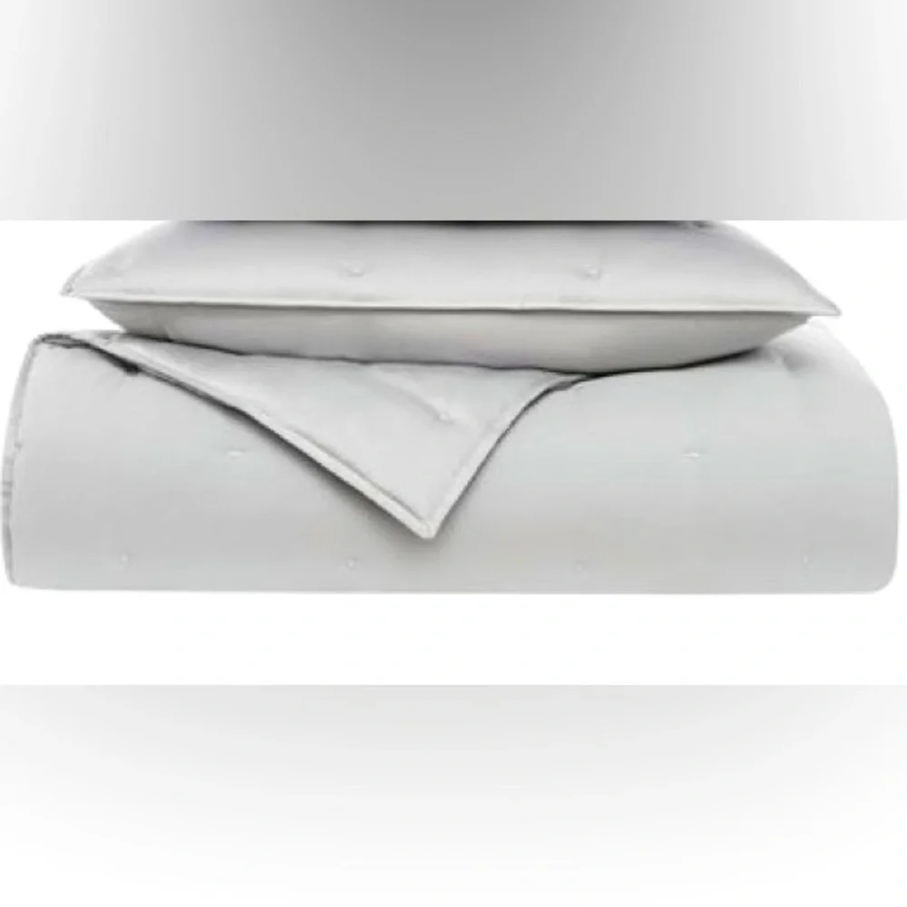 Badgley Mischka Home ultra plush
